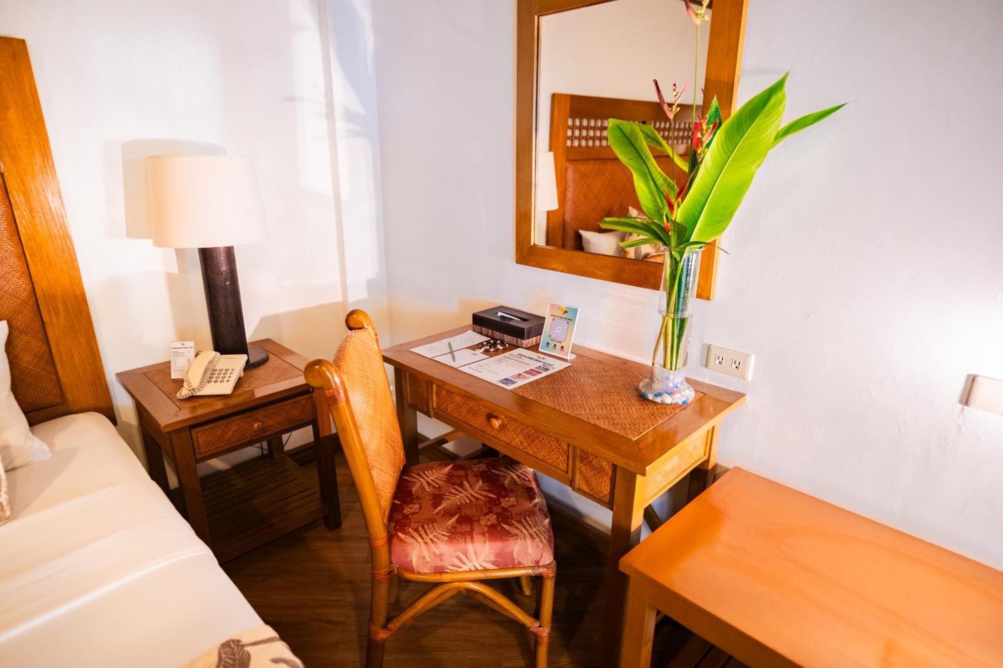 Boracay Tropics Resort Hotel Manoc-Manoc Экстерьер фото